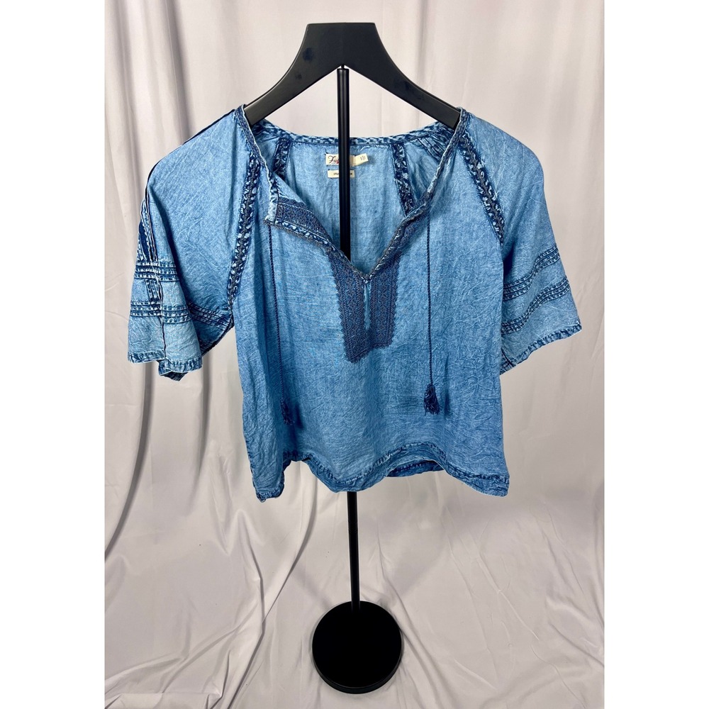 Faherty Organic Cotton Blue Chambray Boho Top Size Small Tassel Blouse